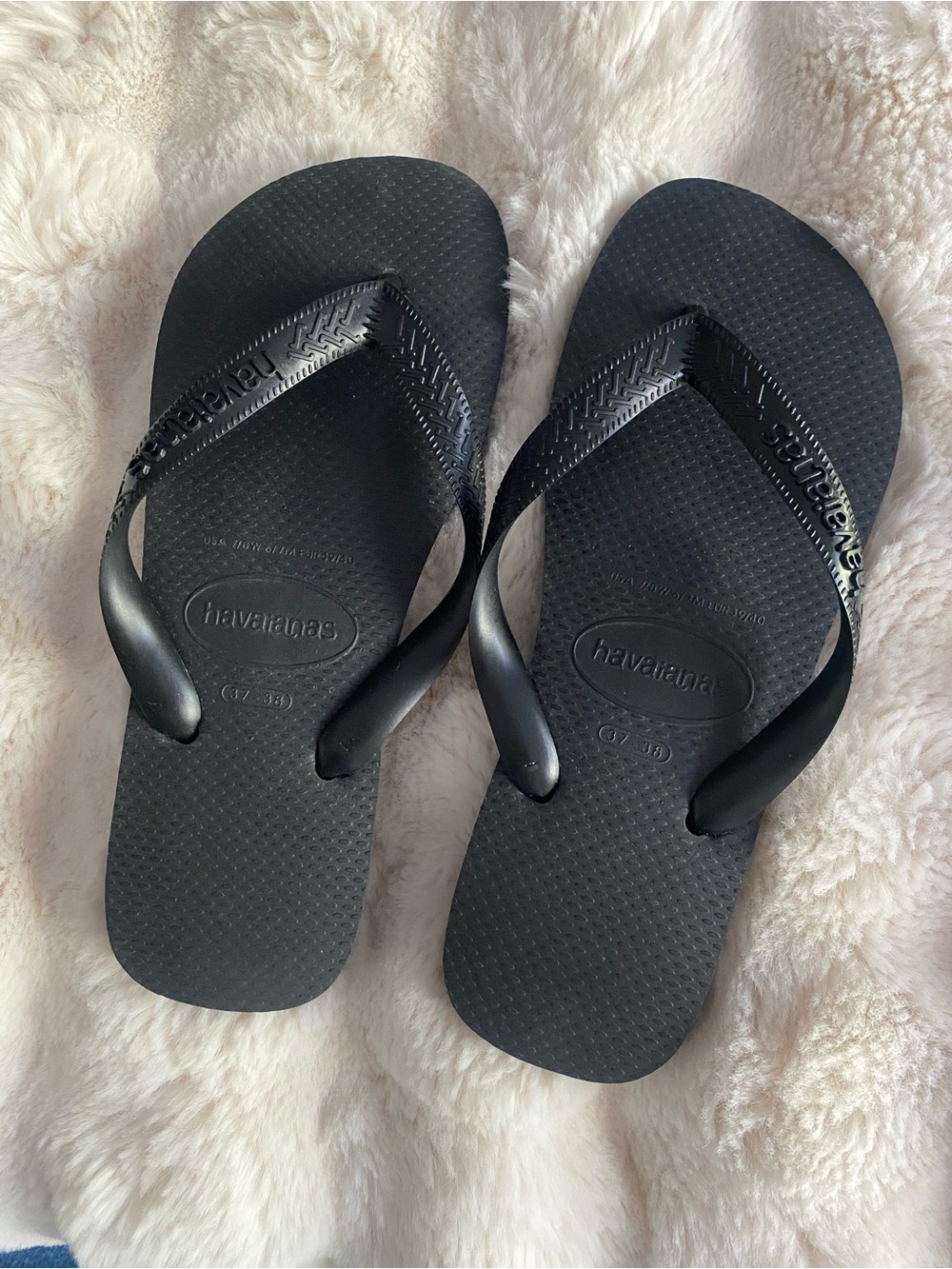 Havaianas Women's Classic Flip Flops — Black